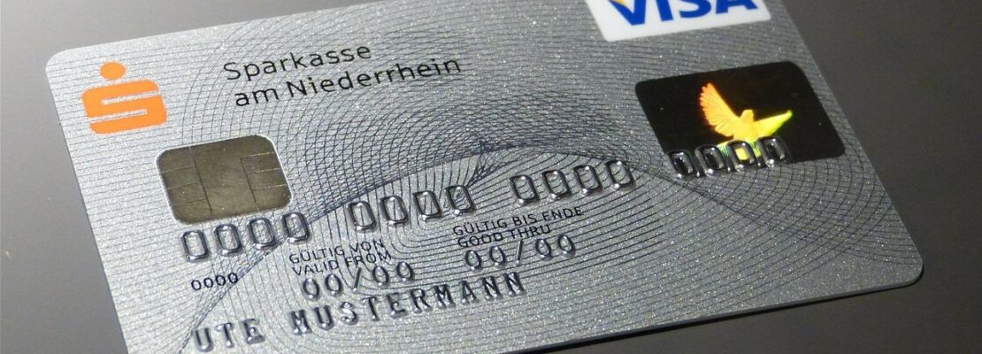 Nye regler kommer til at gælde for brug af kortbetaling i udlandet – nu sænker de gebyret